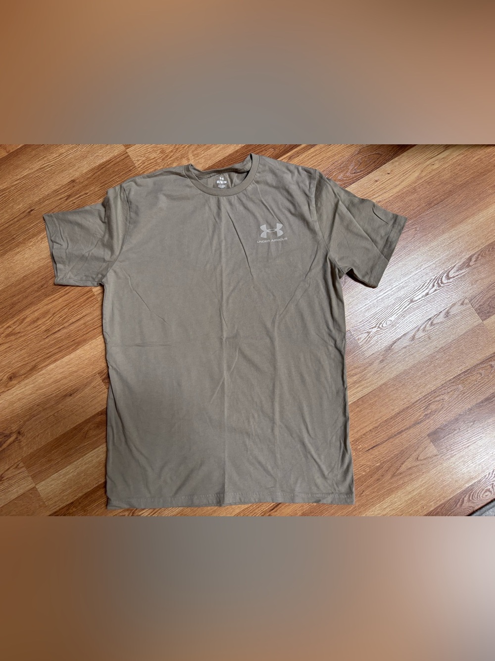 Under Armour Men's Tan Loose Fit Short Sleeve T-Shirt Size Medium